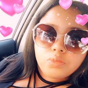 Meet your Posher, Charnell